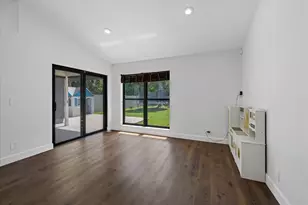 1051 New Parkview Pl, Haverhill, FL 33417 - Photo 10