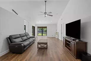 1051 New Parkview Pl, Haverhill, FL 33417 - Photo 8