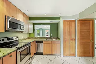 670 Tennis Club Dr, Fort Lauderdale, FL 33311 - Photo 4