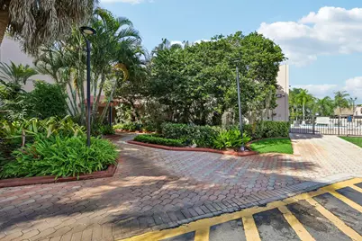 1330 NW 123rd Avenue, Pembroke Pines, FL 33026 - Photo 34