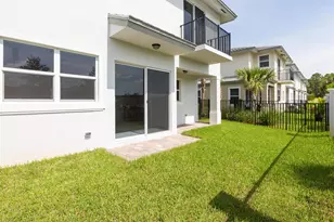 6990 Pines Cir, Coconut Creek, FL 33073 - Photo 8