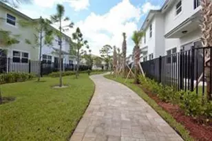 6990 Pines Cir, Coconut Creek, FL 33073 - Photo 26
