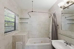 1060 NE 123rd St, North Miami, FL 33161 - Photo 24
