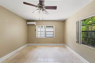 1060 NE 123rd St, North Miami, FL 33161 - Photo 14