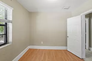 1060 NE 123rd St, North Miami, FL 33161 - Photo 18