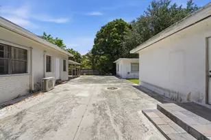 1060 NE 123rd St, North Miami, FL 33161 - Photo 34