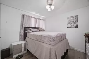 2710 W 60th Pl, Hialeah, FL 33016 - Photo 32