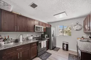 2710 W 60th Pl, Hialeah, FL 33016 - Photo 10
