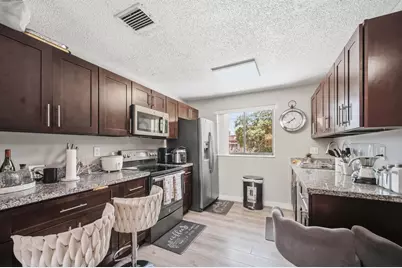 2710 W 60th Place #205, Hialeah, FL 33016 - Photo 10