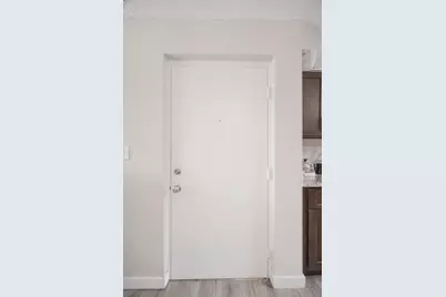 2710 W 60th Place #205, Hialeah, FL 33016 - Photo 12