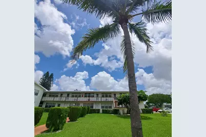39 Cambridge B, West Palm Beach, FL 33417 - Photo 1