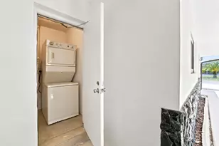 105 SE 2nd St, Dania Beach, FL 33004 - Photo 14