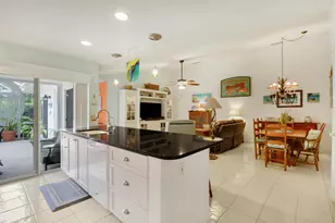 10301 Chapman Oak Ct, Palm Beach Gardens, FL 33410 - Photo 4