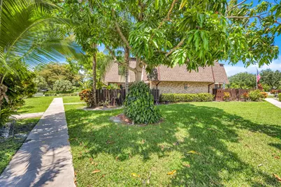 2620 NW 99th Avenue, Coral Springs, FL 33065 - Photo 30