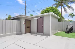 720 NE 7th St, Hallandale Beach, FL 33009 - Photo 10