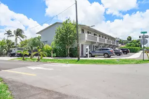 720 NE 7th St, Hallandale Beach, FL 33009 - Photo 18