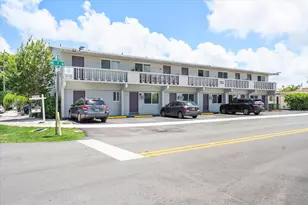 720 NE 7th St, Hallandale Beach, FL 33009 - Photo 12