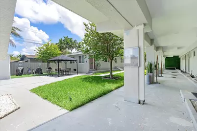 720 NE 7th Street #4, Hallandale Beach, FL 33009 - Photo 8