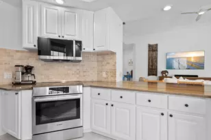 8186 Laborie Ln, Wellington, FL 33414 - Photo 8