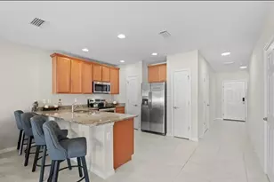 3725 Crofton Court, Fort Myers, FL 33916 - Photo 4