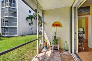 3162 Via Poinciana, Lake Worth, FL 33467 - Photo 36