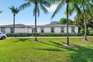 3162 Via Poinciana, Lake Worth, FL 33467 - Photo 2