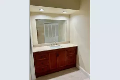 3913 Northampton Way, Tampa, FL 33618 - Photo 18