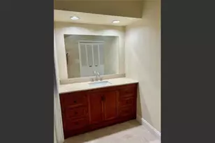 3913 Northampton Way, Tampa, FL 33618 - Photo 18