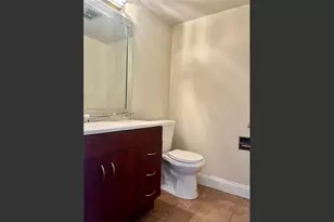 3913 Northampton Way, Tampa, FL 33618 - Photo 16