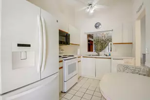 3340 Lucerne Park Dr, Greenacres, FL 33467 - Photo 4