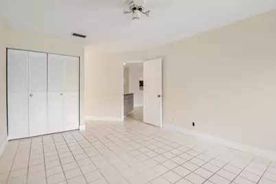 3340 Lucerne Park Drive, Greenacres, FL 33467 - Photo 10