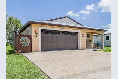 23 Arboles Del Norte, Fort Pierce, FL 34951 - Photo 2