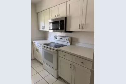 3941 Crystal Lake Drive #E, Pompano Beach, FL 33064 - Photo 4