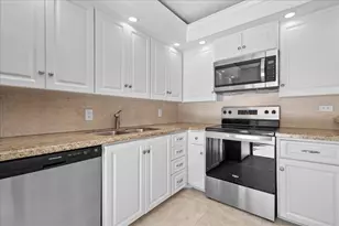 2108 21st Ln, Palm Beach Gardens, FL 33418 - Photo 8