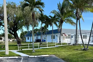 20330 NE 2nd Ave, Miami Gardens, FL 33179 - Photo 24