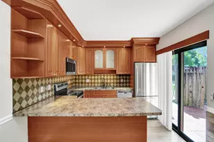9951 NW 6th Ct, Plantation, FL 33324 - Photo 12