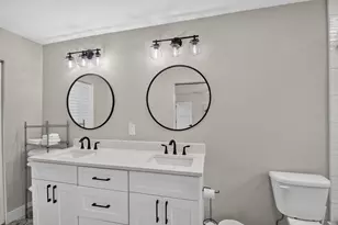 445 Palo Alto Dr, Palm Springs, FL 33461 - Photo 26