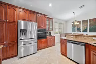 14520 SW 37th St, Miramar, FL 33027 - Photo 8