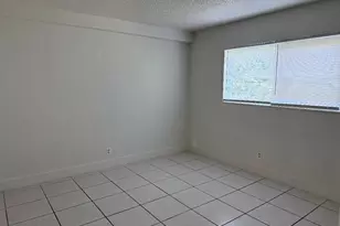 1913 NE 2nd St, Pompano Beach, FL 33060 - Photo 4
