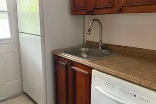 1913 NE 2nd St, Pompano Beach, FL 33060 - Photo 2