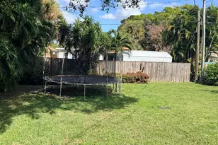 937 Upland Rd, West Palm Beach, FL 33401 - Photo 2