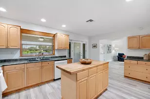 11454 NW 41st St, Coral Springs, FL 33065 - Photo 16