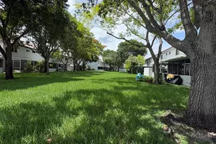 702 NW 208th Terrace, Pembroke Pines, FL 33029 - Photo 30