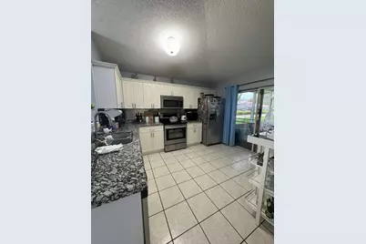 702 NW 208th Terrace, Pembroke Pines, FL 33029 - Photo 6