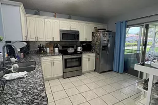 702 NW 208th Terrace, Pembroke Pines, FL 33029 - Photo 6