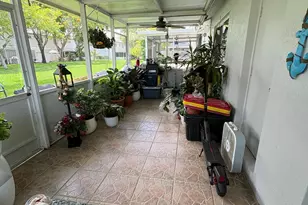 702 NW 208th Terrace, Pembroke Pines, FL 33029 - Photo 12