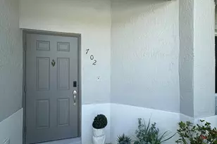 702 NW 208th Terrace, Pembroke Pines, FL 33029 - Photo 4