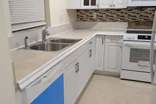 2810 Riverside Dr, Coral Springs, FL 33065 - Photo 18