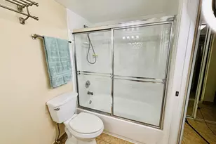 8201 NW 8th St, Miami, FL 33126 - Photo 16