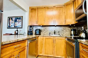 8201 NW 8th St, Miami, FL 33126 - Photo 10